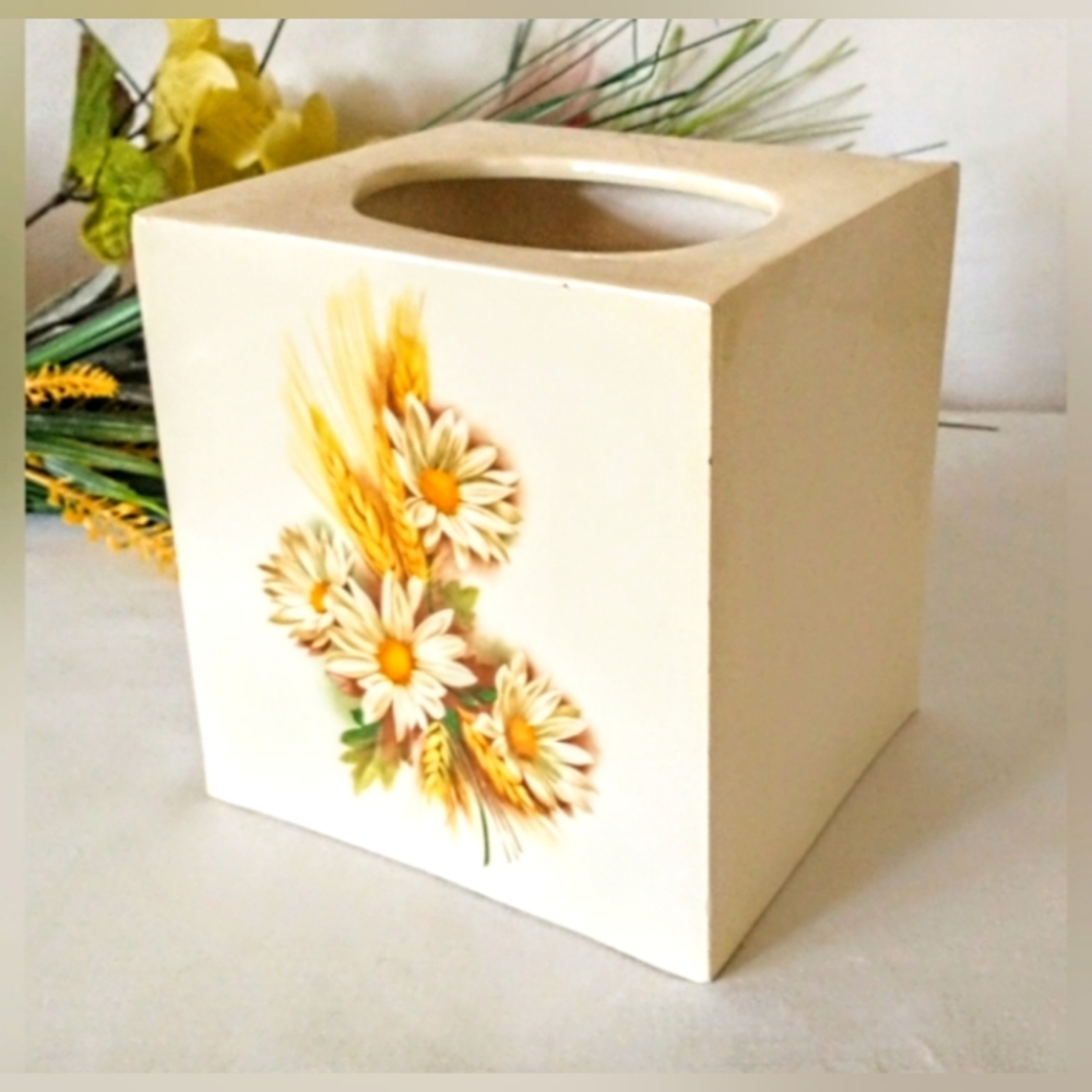 Ceramic OOAK Tissue Box Cover - Retro, Appears Like New!